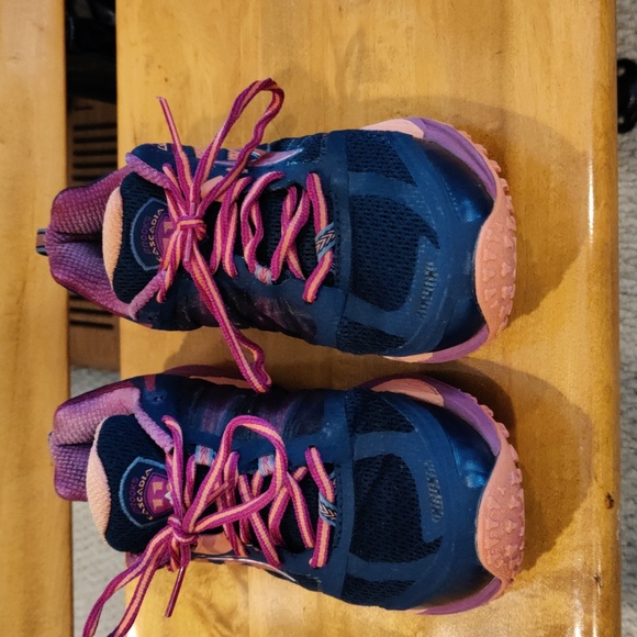 Brooks Shoes - Brooks Cascadia 11 womens trail running shoes size 9